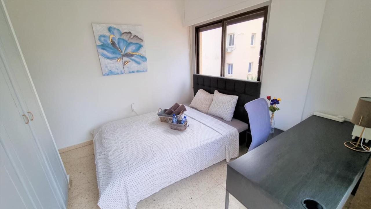 Cozy Beach Apt / 100 Mbit+ Netflix / Near Airport Larnaca Buitenkant foto
