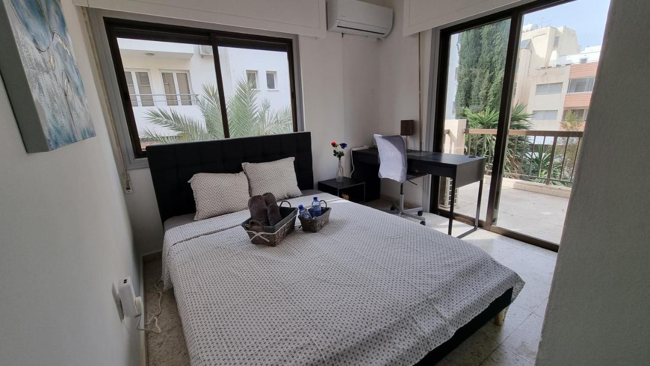 Cozy Beach Apt / 100 Mbit+ Netflix / Near Airport Larnaca Buitenkant foto